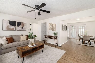 005_6_W 954 Clarendon Ave-004