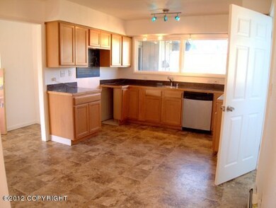 1543 Primrose Kitchen