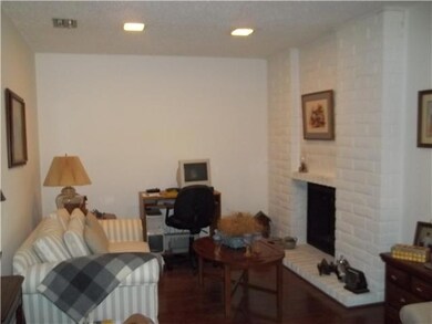 10660 Park View Cir, El Paso, TX 79935 - photo 4