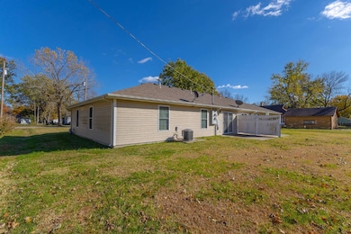 121 S Oregon Ave, Columbus, KS 66725 - photo 4