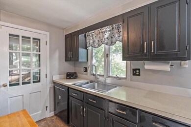 42 Falconer Ave, Milford, NH 03055 - photo 7