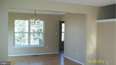 7204 Drury Ct, Hyattsville, MD 20785 - photo 4