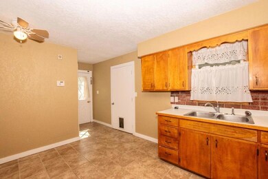 2529 Des Moines St, Des Moines, IA 50317 - photo 6