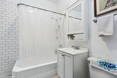 1633 W Catalpa Ave unit 2, Chicago, IL 60640 - photo 6
