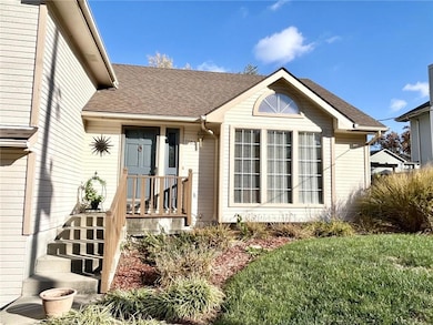 1107 S 14th St, Leavenworth, KS 66048 - photo 2