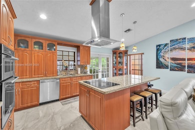 9110 S Lake Miramar Cir, Miramar, FL 33025 - photo 5