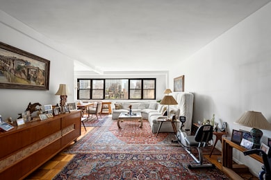 165 E 72nd Street unit 12J, New York, NY 10021 - photo 2