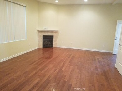 14725 Forest Edge Dr, Sylmar, CA 91342 - photo 4