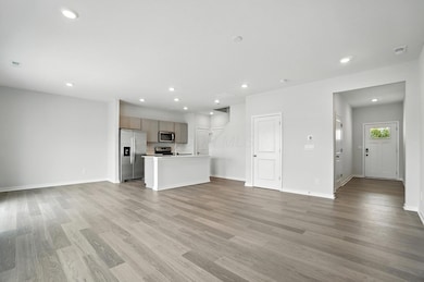 6294 Marinelli Dr S, Columbus, OH 43228 - photo 5