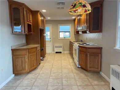 Eat-In Kitchen