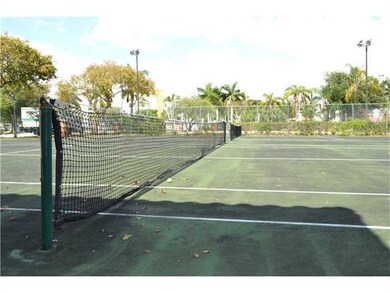 18326 NW 68th Ave unit J, Hialeah, FL 33015 - photo 6