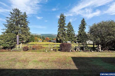 661 Elm St, Lyons, OR 97358 - photo 2