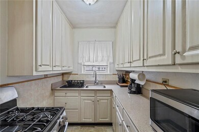 Kitchen with quartz countertops