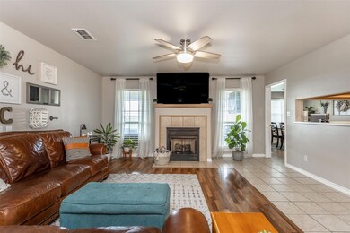 1916 College St, Gainesville, TX 76240 - photo 5