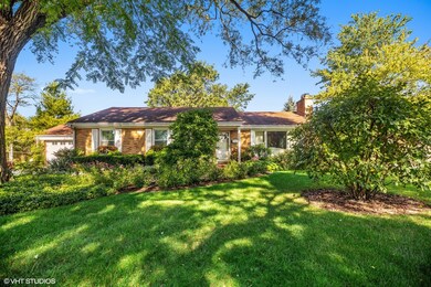 2138 Robincrest Ln, Glenview, IL 60025 - photo 2