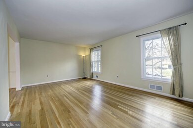 404 Scott Dr, Silver Spring, MD 20904 - photo 4