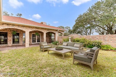 Virtual staging courtyard