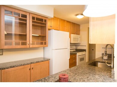 210 Cannongate III, Nashua, NH 03063 - photo 3