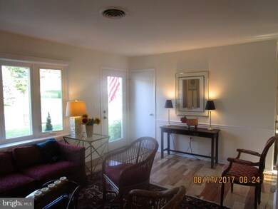 1382 Outer Dr, Hagerstown, MD 21742 - photo 4