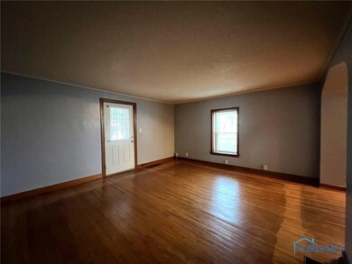 811 N Cory St, Findlay, OH 45840 - photo 7
