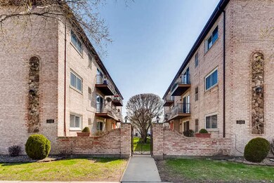 5739 W 63rd St unit 2S, Chicago, IL 60638 - photo 2