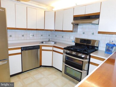 64 Cheverny Ct, Trenton, NJ 08619 - photo 6