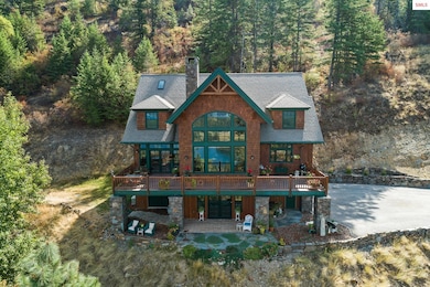 Custom Craftsman Post and Beam design.