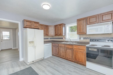 402 E Park St, Spencer, IA 51301 - photo 6