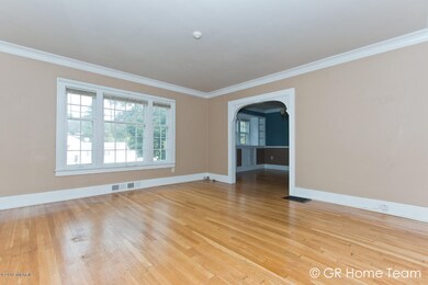 006 - living room - IMG_4172