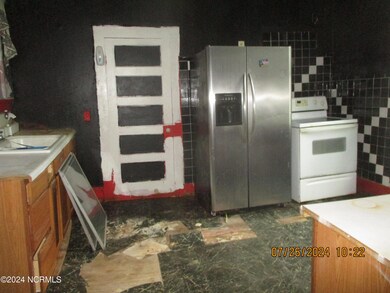 113 Reddick kitchen1
