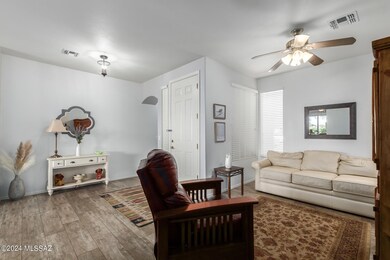 Entry/Den