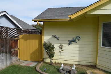 2444 SW 33rd St, Redmond, OR 97756 - photo 3