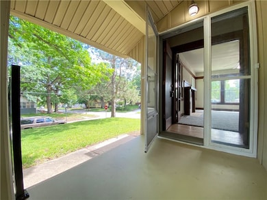 Front Porch/Entry