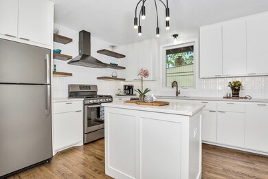 509 N Adams St, Fredericksburg, TX 78624 - photo 6