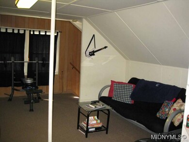 2nd Floor- Lots of Options