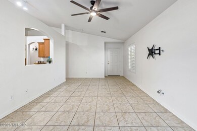 9520 E Evita Ln, Tucson, AZ 85748 - photo 7