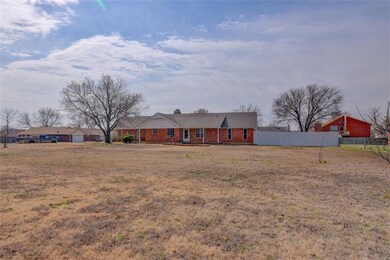 2606 NE 12th St, Moore, OK 73160 - photo 4
