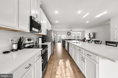 2740 Duvall Ridge Rd unit 453, Hyattsville, MD 20785 - photo 7