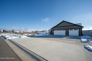 3 Car Garage