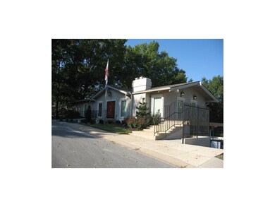 CLUB HOUSE