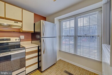 9521 Dunbrook Ct, Montgomery Village, MD 20886 - photo 7