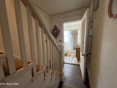 201 Taylor Ave, Jamestown, TN 38556 - photo 7