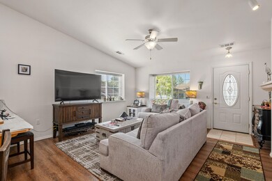 3005SWUniversityRd-010