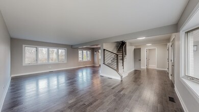 213 E Farnham Ln, Wheaton, IL 60189 - photo 4