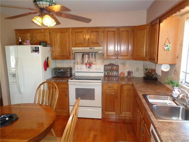 5455 Summit St, Whitehall, PA 18052 - photo 2