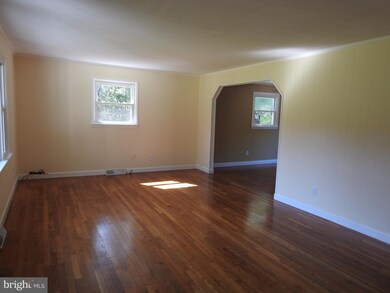 12327 Three House Place, Hughesville, MD 20637 - photo 6