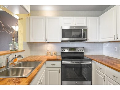 20130 Larkspur Ln unit 96, West Linn, OR 97068 - photo 4