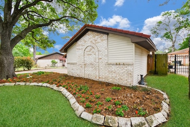 9246 Landwood Dr, Houston, TX 77040 - photo 7