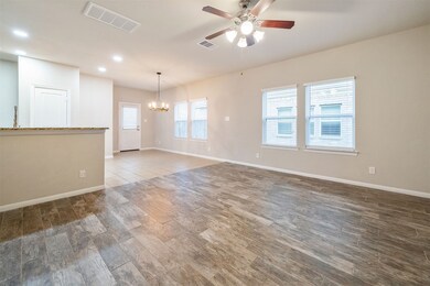 1040 Cash St, Alvin, TX 77511 - photo 4