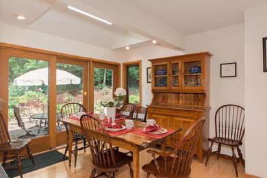 Kitchen Dinette